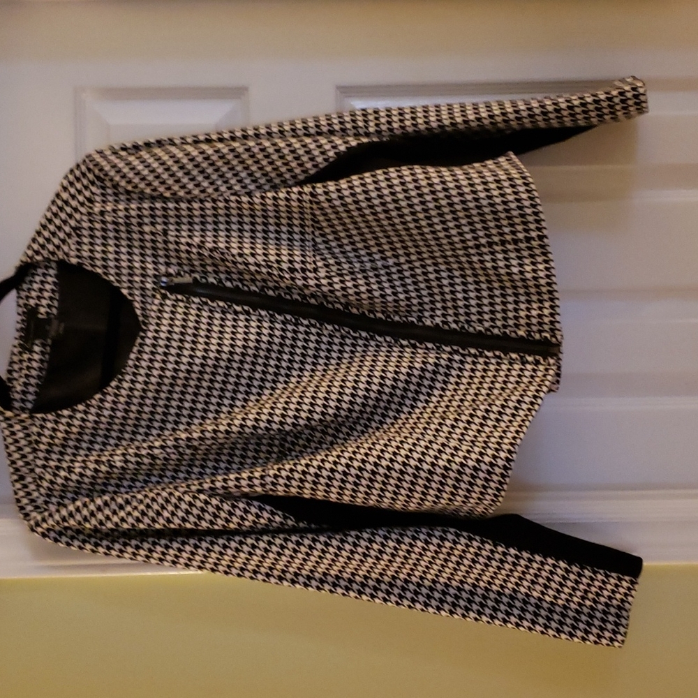 Jacket - Picture 2 of 8